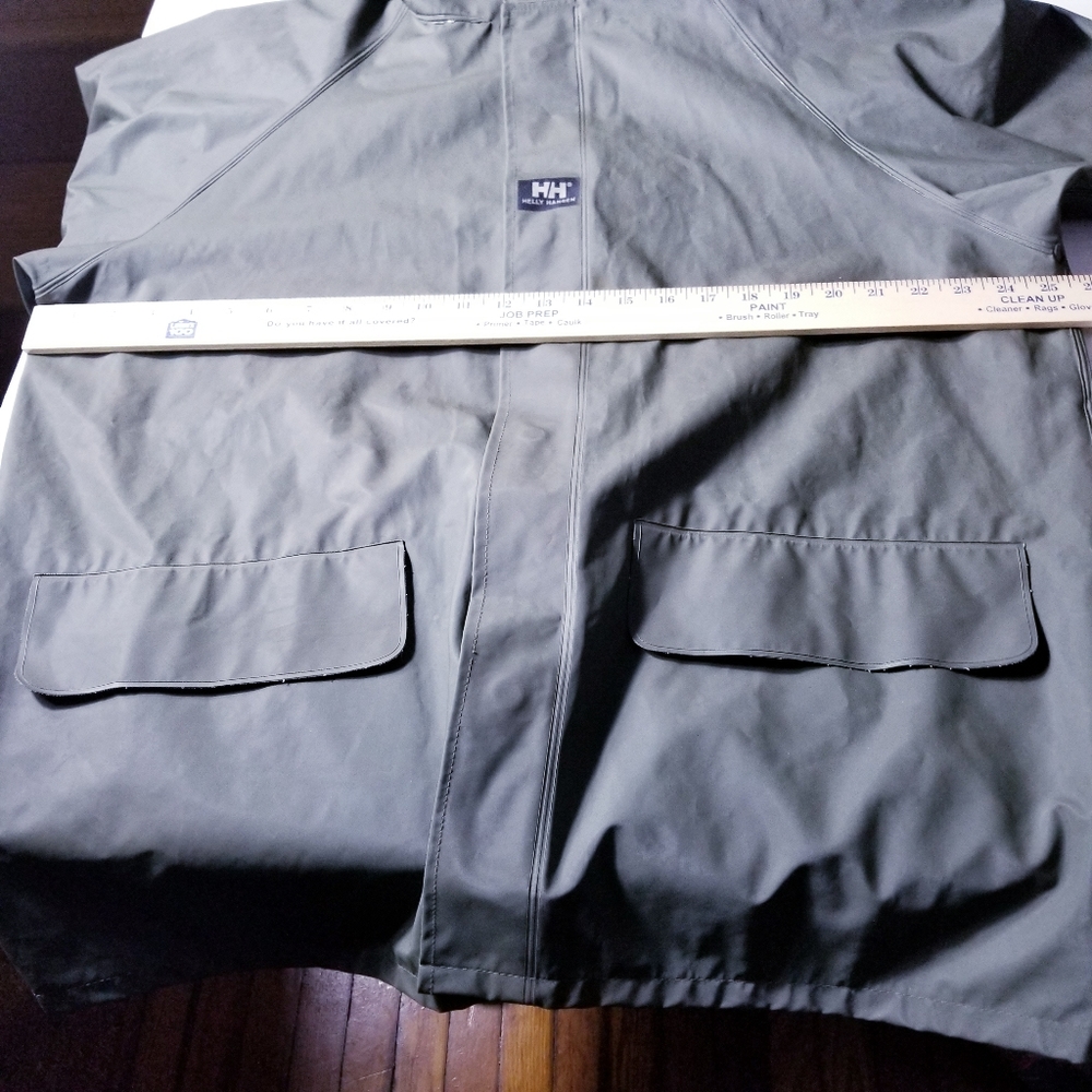 HELLY HANSEN DARK OLIVE GREEN RAINCOAT CHEST SIZE 50.5 INCHES - Picture 6 of 16